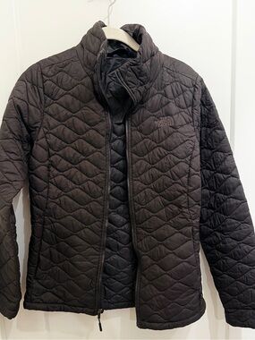 The North Face Women's Quilted Thermoball Jacket - Black